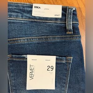 New with tags vervet Erika distressed roll up mom Jean